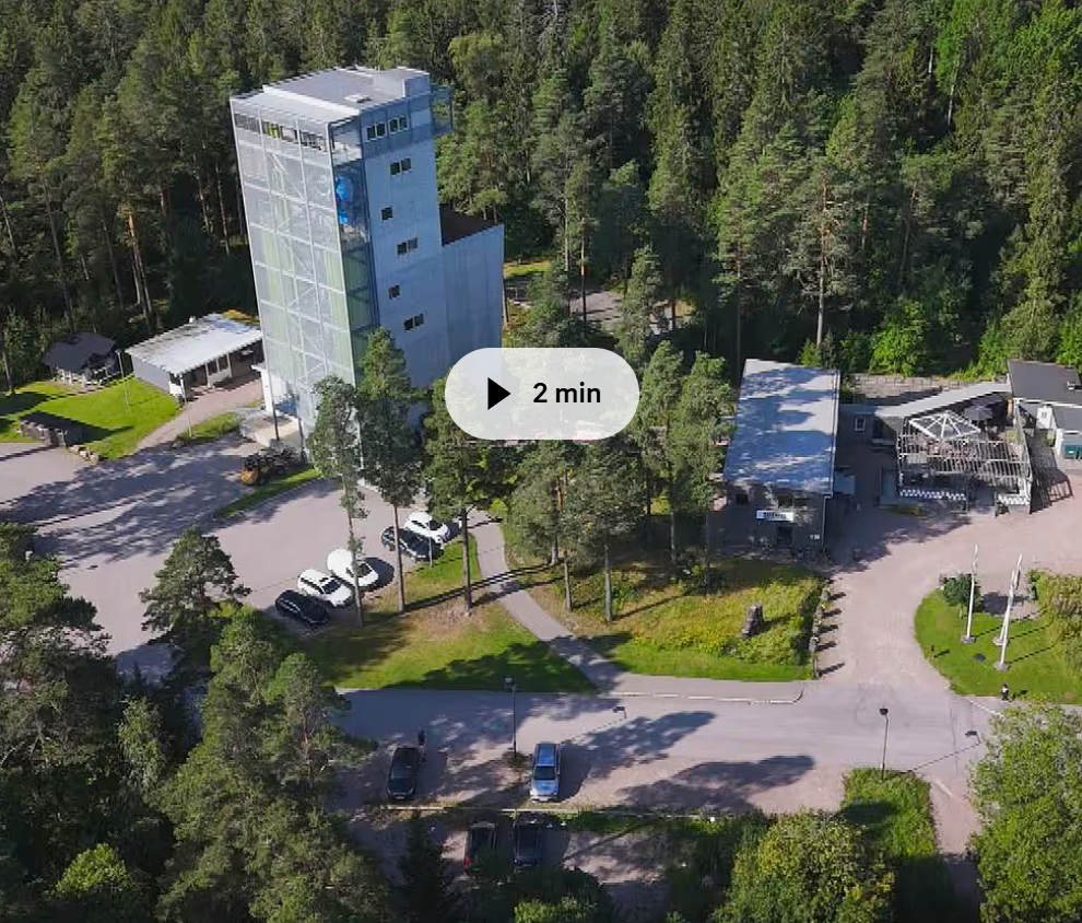 Det finns många frågetecken kring framtiden för Mackmyra Whisky. En delägare har avlidit och det andra delägarbolaget har hotats med konkurs efter en intern konflikt om lån. Foto: Stefan Larsson/SVT