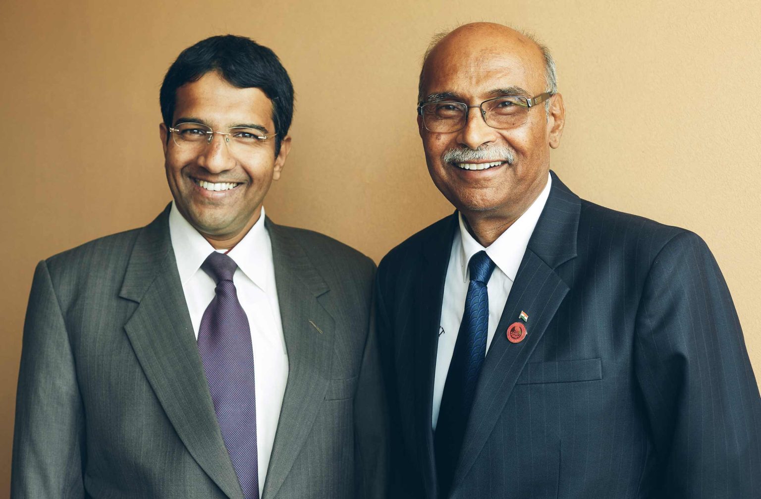 Amruts arvtagare: Rakshit Jagdale och hans far Neelakanta Rao Jagdale.
