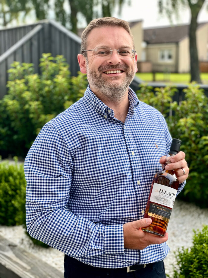 Andrew Crook, med en närmast legendarisk whisky.