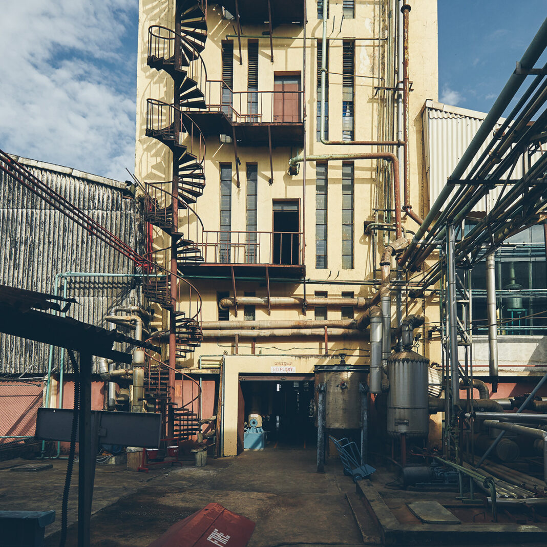 Effektivt och funktionellt, utan kompromisser: Amrut Distillery.