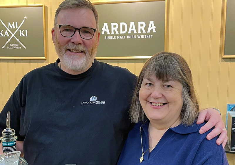 James och Moira Doherty från Ardara Distillery var med på båten.