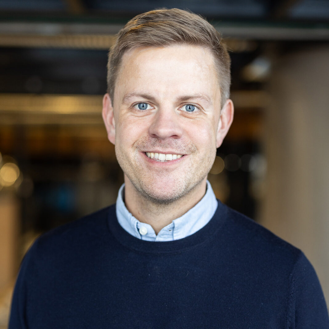 Jonas Svedin, marknadschef på High Coast Distillery