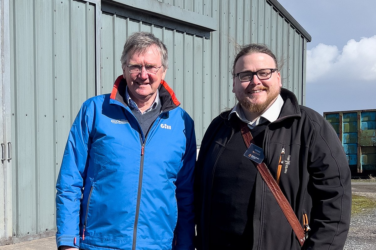 Anthony Wills här med Henric Madsen